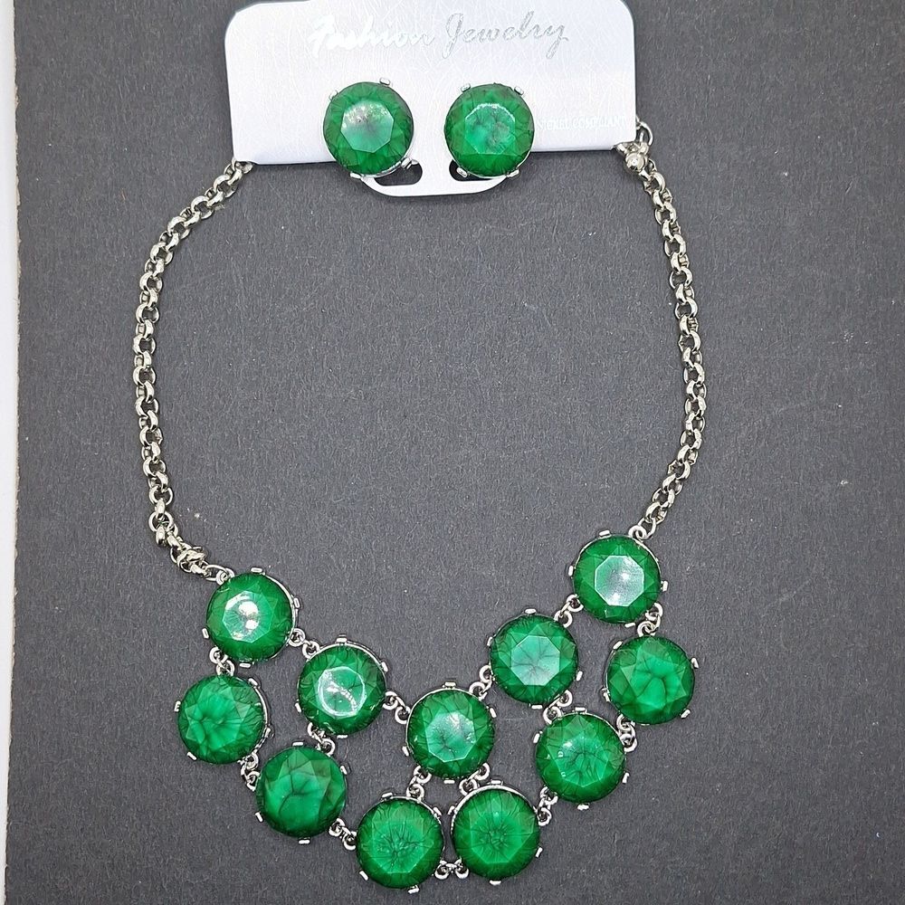 LARGE emerald, Green Necklace matching clip-on earrings